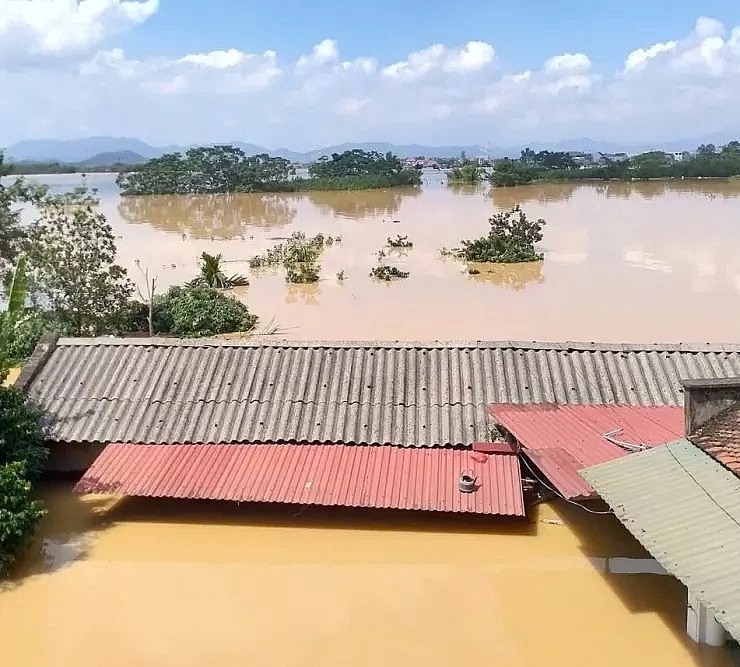 Mưa lũ đã gây ách tắc giao thông nghiêm trọng tại 27 vị trí ở Lạng Sơn, Cao Bằng, Thái Nguyên, Bắc Ninh và Hà Nội. 