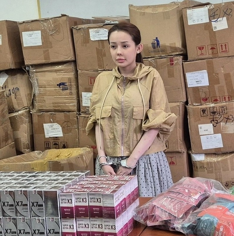 Ngân 98 và tang vật bị thu giữ (Ảnh: Công an cung cấp).