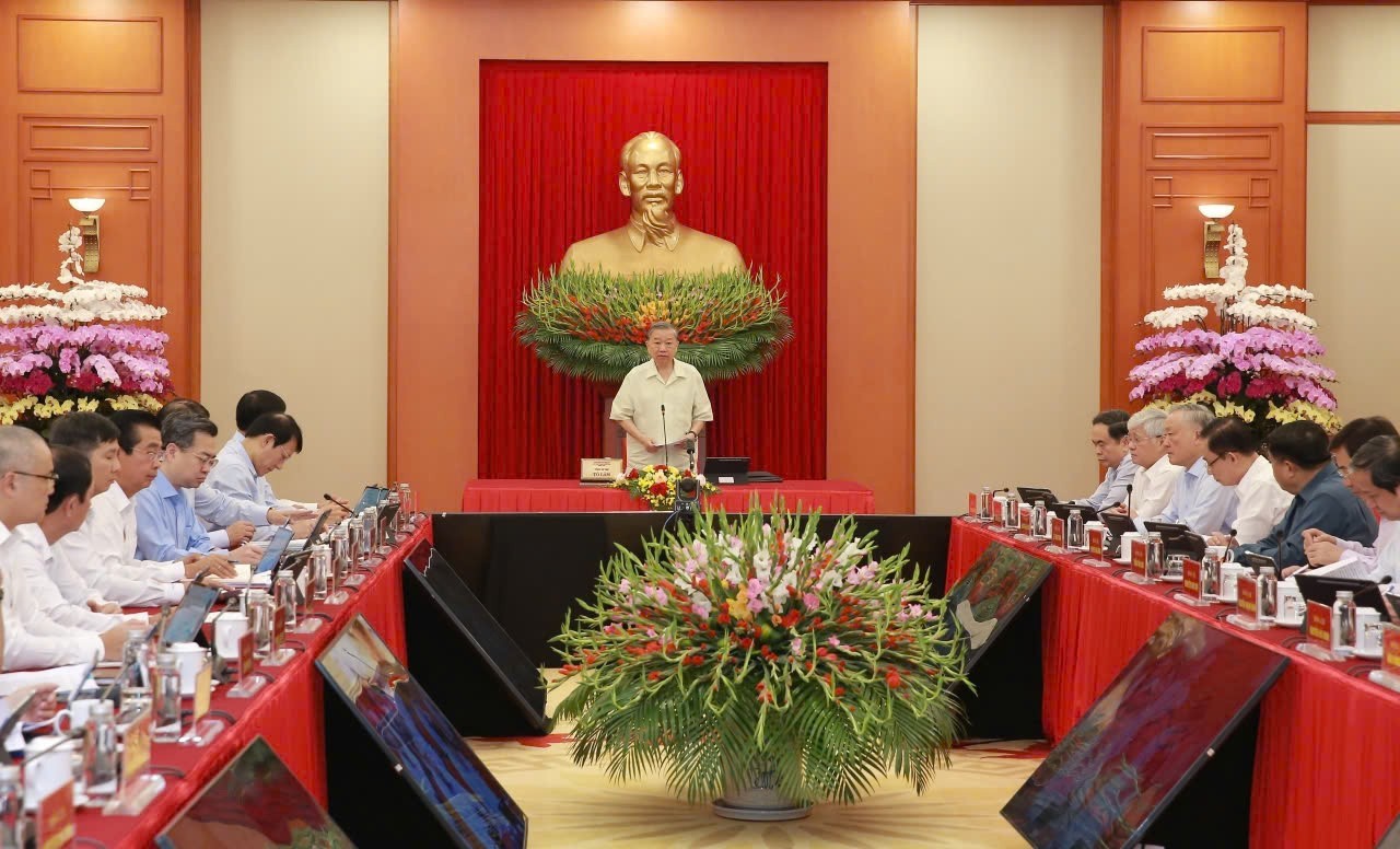 Tổng Bí thư Tô Lâm chủ trì phiên họp của Thường trực Ban Chỉ đạo T.Ư về phát triển khoa học, công nghệ, chuyển đổi số quốc gia