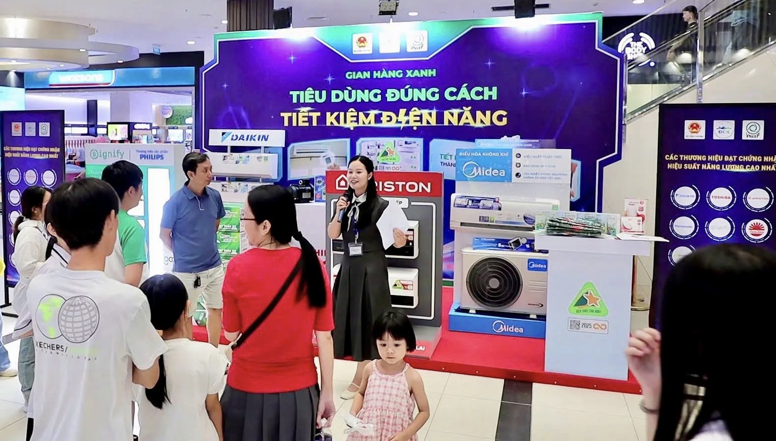 Bộ Công Thương triển khai "Gian hàng Xanh: Tiêu dùng đúng cách – Tiết kiệm điện năng"