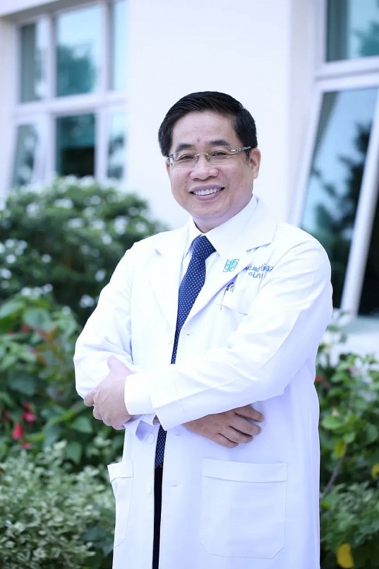 Tên của PGS-TS-BS Nguyễn Hoàng Bắc, Giám đốc Bệnh viện Đại học Y Dược TP HCM, được lấy đặt tên cho một loài hoa mới phát hiện. Tên của PGS-TS-BS Nguyễn Hoàng Bắc, Giám đốc Bệnh viện Đại học Y Dược TP HCM, được lấy đặt tên cho một loài hoa mới phát hiện.