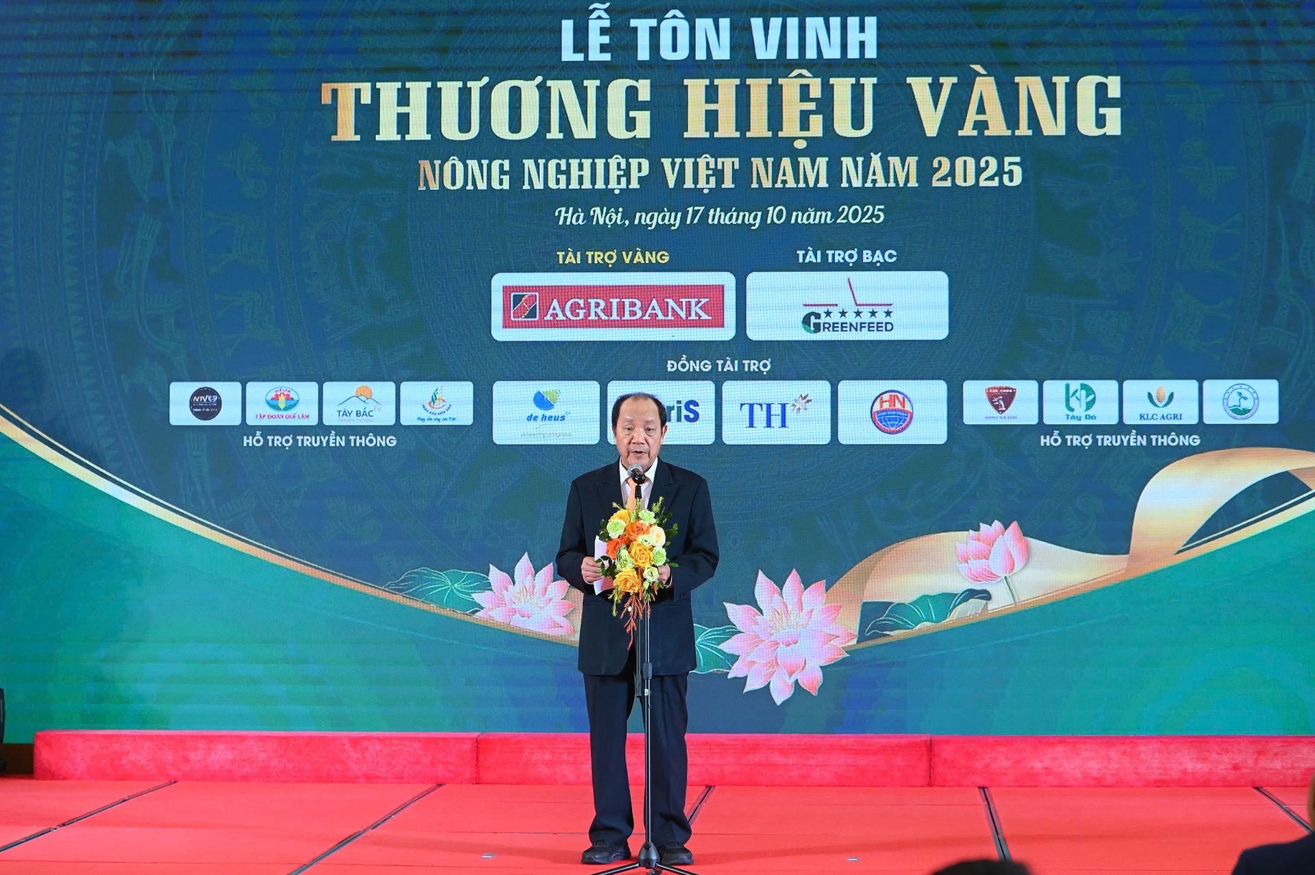 Chủ tịch Tổng hội NN-PTNT Việt Nam Hồ Xuân Hùng khẳng định, Chương trình “Thương hiệu Vàng Nông nghiệp Việt Nam” nhằm tôn vinh và khẳng định giá trị của các thương hiệu nông nghiệp tiêu biểu có đóng góp tích cực cho sự phát triển của nông nghiệp, nông dân và nông thôn. Ảnh: Tùng Đinh.