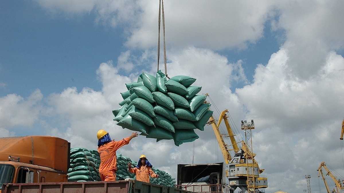 Doanh nghiệp kiến nghị nới lỏng xuất khẩu gạo để thuận lợi hơn