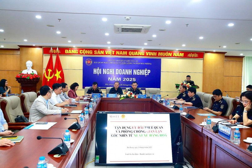 Chi cục Hải quan Khu vực III đồng hành cùng doanh nghiệp, kiến tạo môi trường kinh doanh thuận lợi, minh bạch và phát triển bền vững Chi cục Hải quan Khu vực III đồng hành cùng doanh nghiệp, kiến tạo môi trường kinh doanh thuận lợi, minh bạch và phát triển bền vững