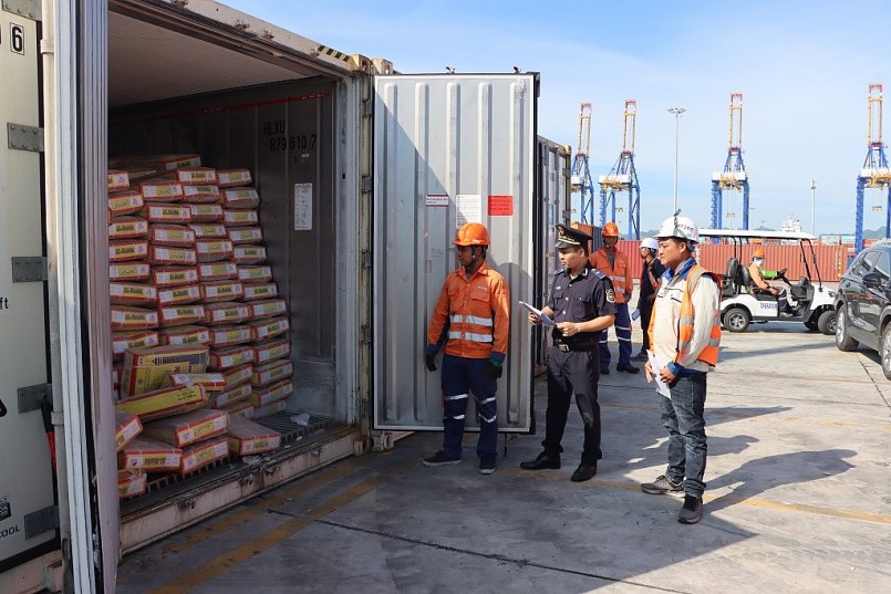 Chi cục Hải quan Khu vực III đồng hành cùng doanh nghiệp, kiến tạo môi trường kinh doanh thuận lợi, minh bạch và phát triển bền vững Chi cục Hải quan Khu vực III đồng hành cùng doanh nghiệp, kiến tạo môi trường kinh doanh thuận lợi, minh bạch và phát triển bền vững