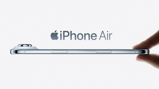 iPhone Air: 'Bom xịt' doanh số của Apple