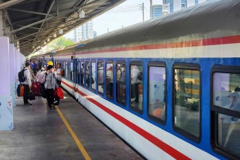 Vé tàu Tết 2026: Sức mua chậm hay thói quen tiêu dùng đã thay đổi?