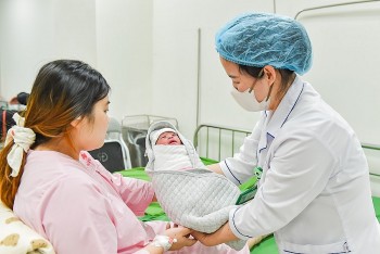 Đề xuất tăng thời gian nghỉ thai sản lên 7 tháng khi sinh con thứ hai