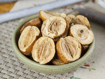 Xuyên luyện tử: Dược liệu giải trừ uất kết, trừ giun sán và cảnh báo độc tính