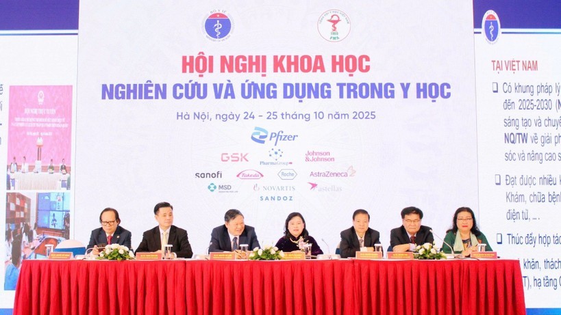 Y tế chuyển đổi số: Hướng tới liên thông xét nghiệm và khám bệnh miễn phí