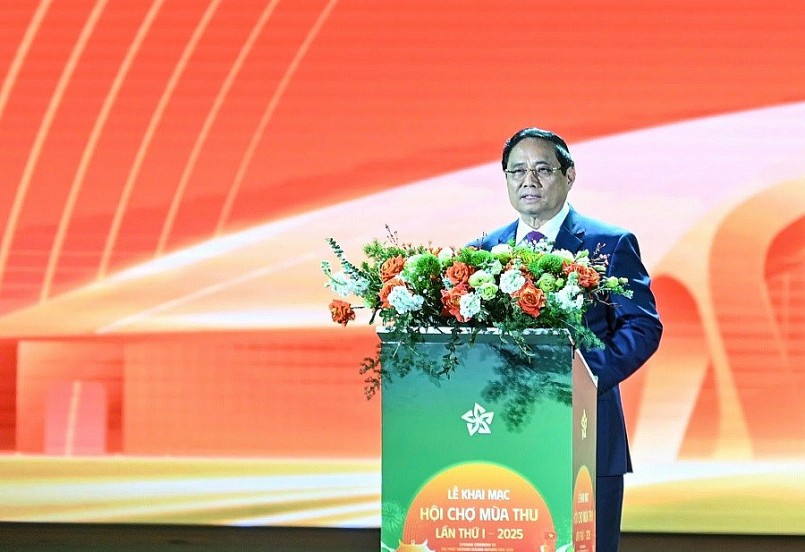 undefined Thủ tướng Phạm Minh Chính khai mạc Hội chợ Mùa Thu 2025: Kết nối con người với sản xuất, kinh doanh
