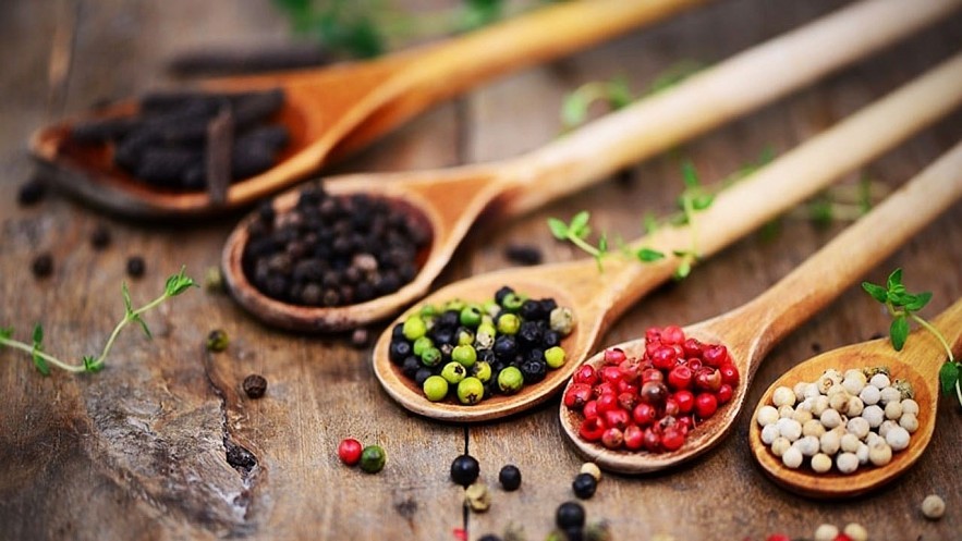 Giá hồ tiêu hôm nay 27/10: Giao dịch đi ngang, thị trường nín thở chờ tín hiệu mới