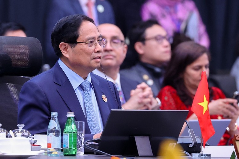 Thủ tướng Phạm Minh Chính cùng lãnh đạo các nước ASEAN dự Phiên toàn thể và Phiên họp hẹp Hội nghị Cấp cao ASEAN 47 dưới sự chủ trì của Thủ tướng Malaysia Anwar Ibrahim - Ảnh: VGP Thủ tướng Phạm Minh Chính cùng lãnh đạo các nước ASEAN dự Phiên toàn thể và Phiên họp hẹp Hội nghị Cấp cao ASEAN 47 dưới sự chủ trì của Thủ tướng Malaysia Anwar Ibrahim - Ảnh: VGP