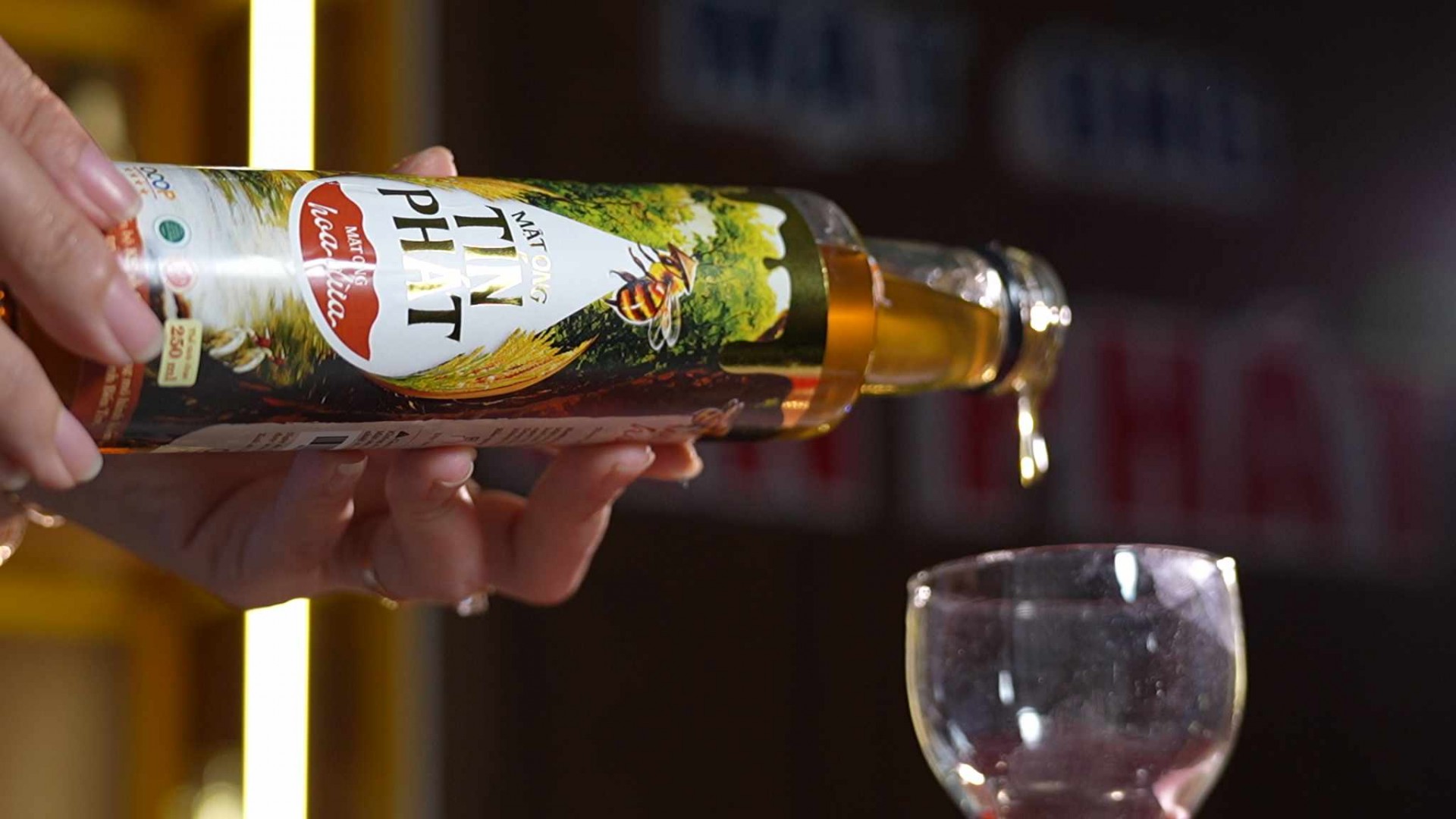 Mật ong Tín Phát: Khẳng định tinh hoa Việt từ “xứ dừa” ra thế giới Mật ong Tín Phát: Khẳng định tinh hoa Việt từ “xứ dừa” ra thế giới