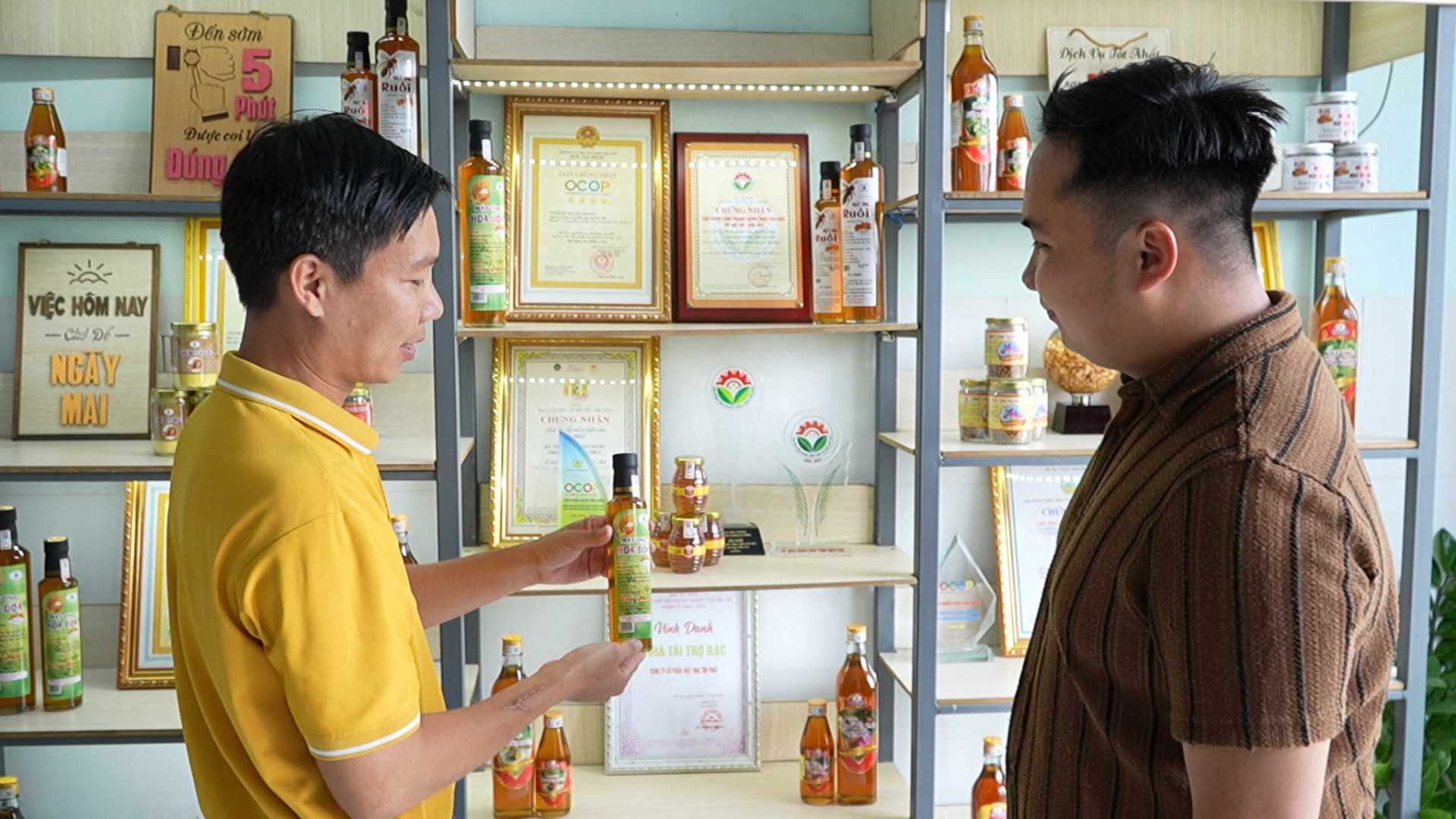 Mật ong Tín Phát: Khẳng định tinh hoa Việt từ “xứ dừa” ra thế giới Mật ong Tín Phát: Khẳng định tinh hoa Việt từ “xứ dừa” ra thế giới