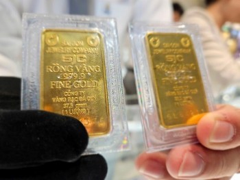Giá vàng lao dốc không phanh, vàng SJC
