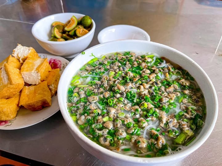 Bún hến Phú Xuyên: Hương vị dân dã níu chân thực khách