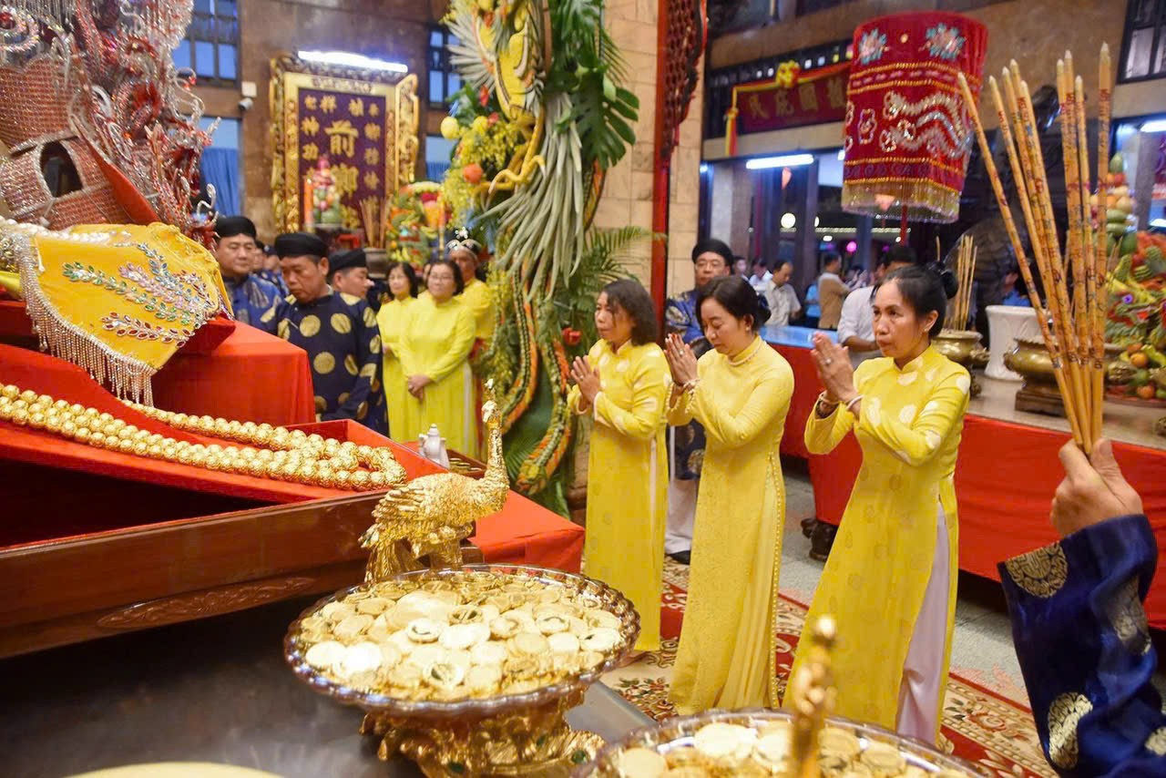 Tâm linh hòa cùng lễ hội – Núi Sam đón mùa hành hương Bà Chúa Xứ