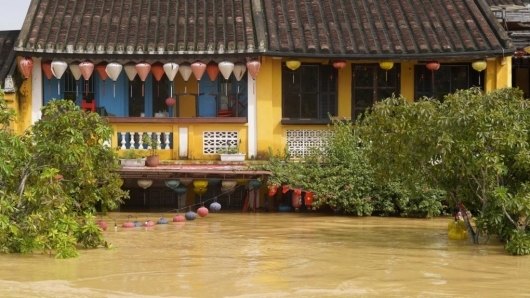 Bão Kalmaegi mạnh cấp 11, miền Trung đối mặt nguy cơ "bão chồng lũ"