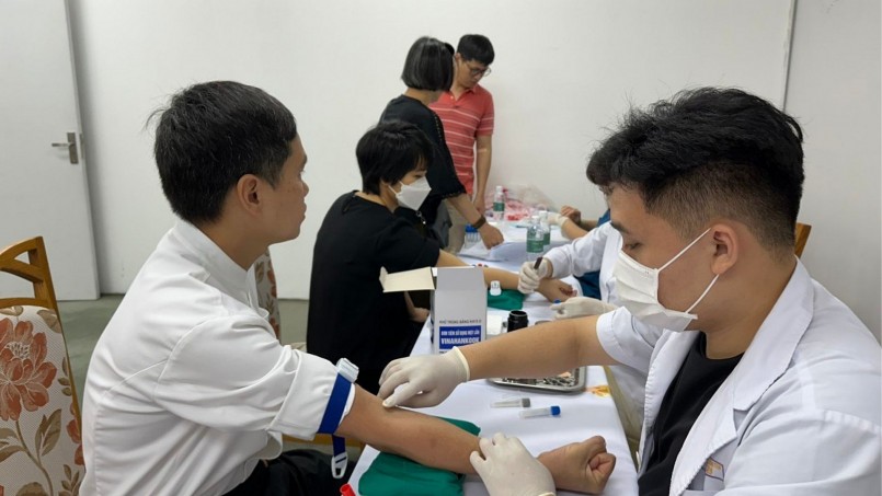 Vấn đề lớn nhất gây tranh cãi chính là ai sẽ chịu trách nhiệm chi trả chi phí khám sức khỏe ban đầu?