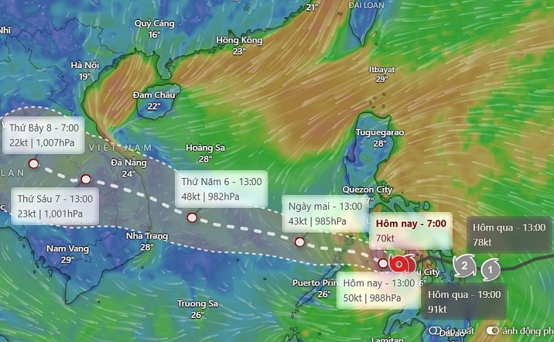 Bão đang di chuyển theo hướng Tây Tây Bắc với tốc độ rất nhanh, khoảng 20-25 km/h.