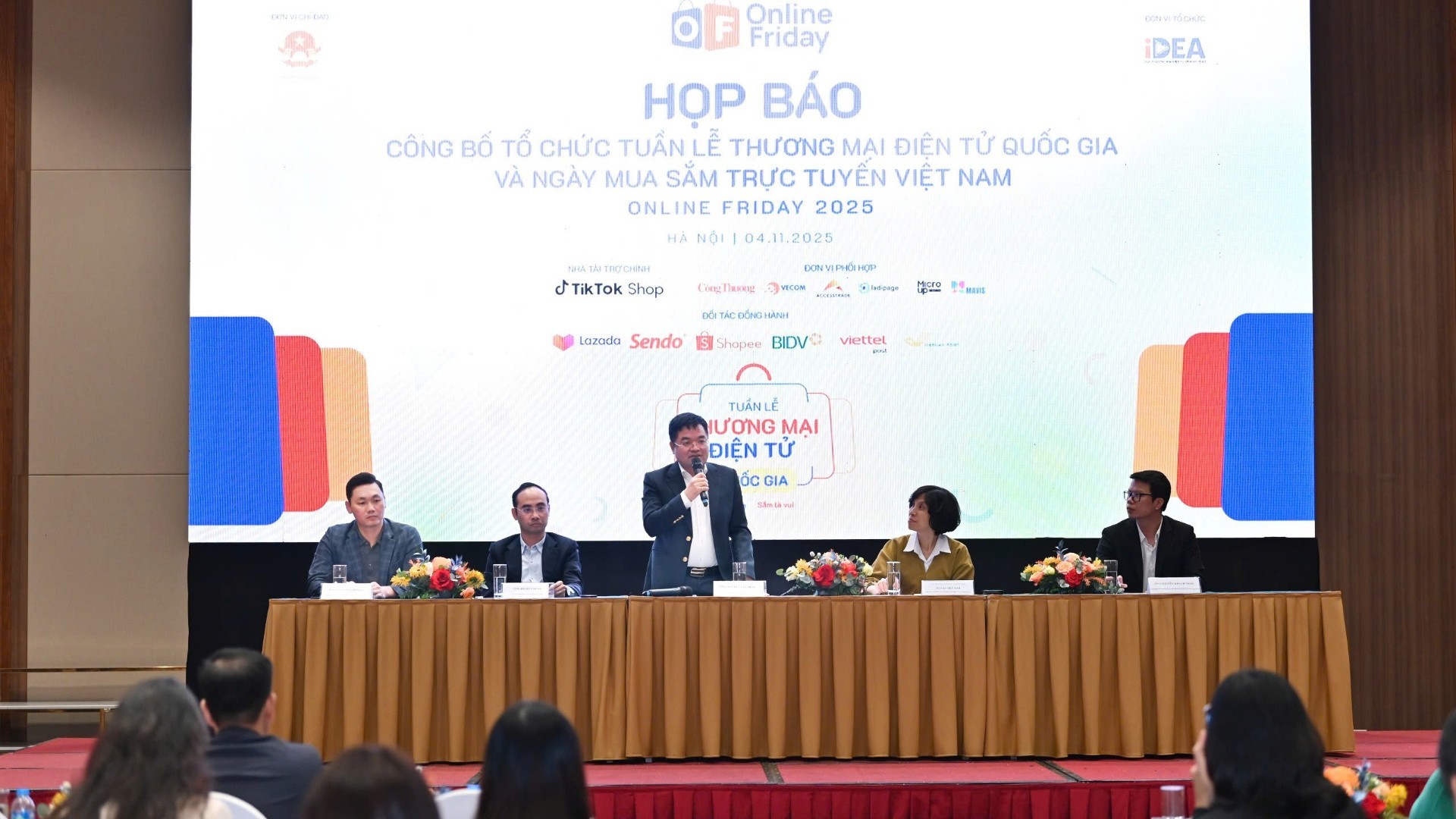 Họp báo công bố Tuần lễ thương mại điện tử quốc gia và Ngày mua sắm trực tuyến Việt Nam - Online Friday 2025. Họp báo công bố Tuần lễ thương mại điện tử quốc gia và Ngày mua sắm trực tuyến Việt Nam - Online Friday 2025.
