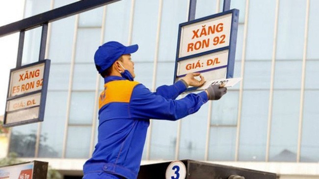 Giá xăng đồng loạt giảm nhẹ, dầu diesel và dầu hỏa quay đầu tăng