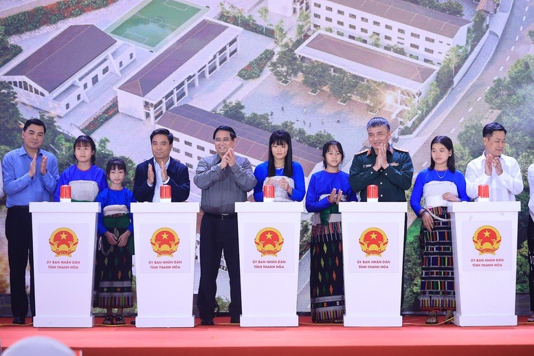 Thủ tướng mong muốn và tin tưởng, với tinh thần Đồng loạt khởi công trường nội trú tại các xã biên giới trên cả nước