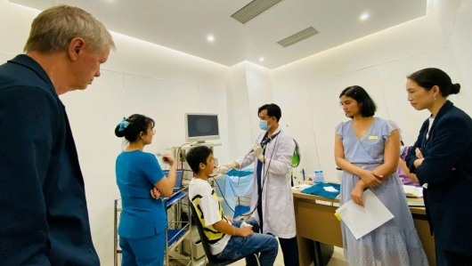 Báo động gánh nặng kép: 51% trẻ em sâu răng, 90% người lớn viêm nha chu