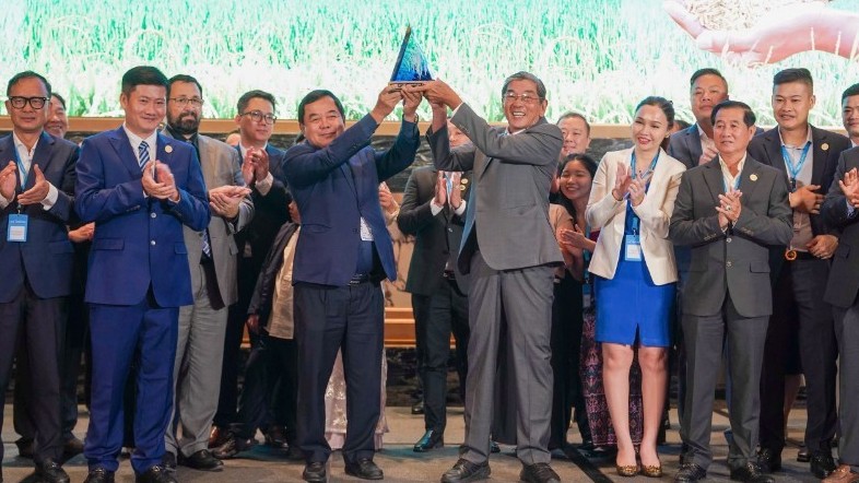 Gạo Ông Cua ST25 và Phka Romdoul cùng giành ngôi “Gạo ngon nhất thế giới” năm 2025
