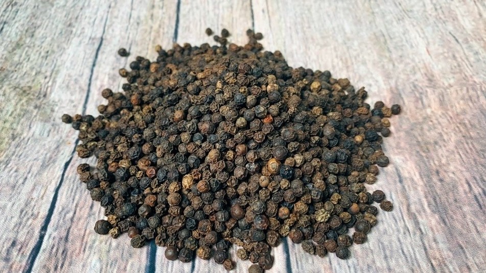 Giá tiêu hôm nay 10/11: Thị trường đi ngang, nông dân "găm hàng" chờ đợt phục hồi cuối năm