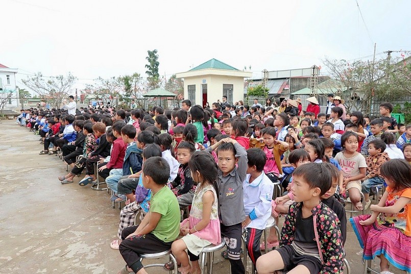 Giữa mây trời Tây Bắc, yêu thương được trao đi