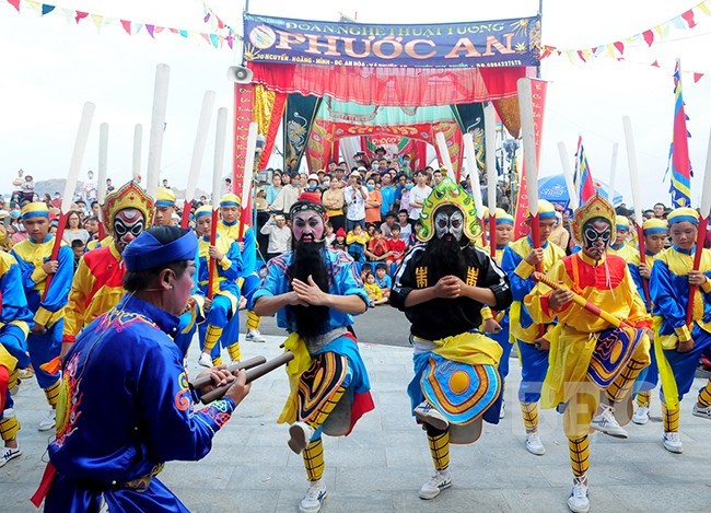 Chèo Bả Trạo: Linh hồn biển cả giữa lòng Tây Nguyên Chèo Bả Trạo: Linh hồn biển cả giữa lòng Tây Nguyên