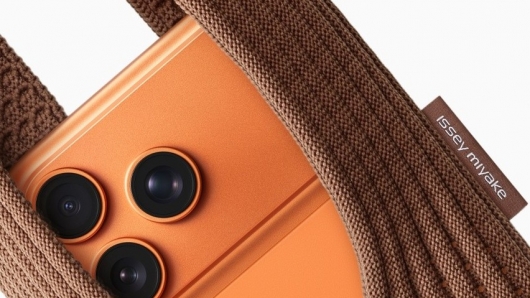 Apple ra mắt iPhone Pocket: "Túi vải" dệt 3D đựng iPhone giá khoảng 5,6 triệu đồng