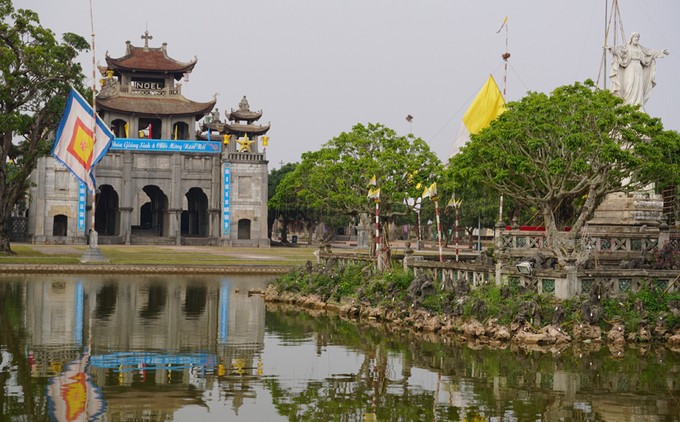 Nhà thờ đá Phát Diệm – Tuyệt tác kiến trúc giao hòa giữa Đông và Tây