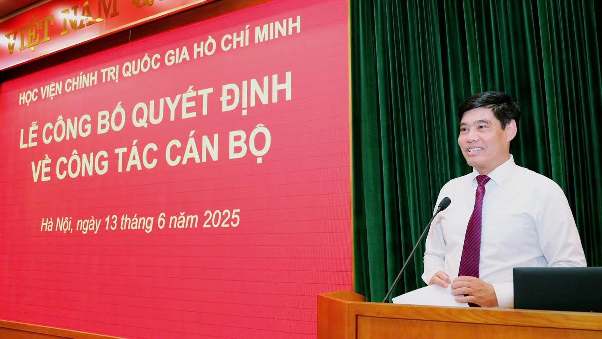  PGS.TS Lê Văn Cường, Phó viện trưởng Viện Xây dựng Đảng, Học viện Chính trị quốc gia Hồ Chí Minh, 