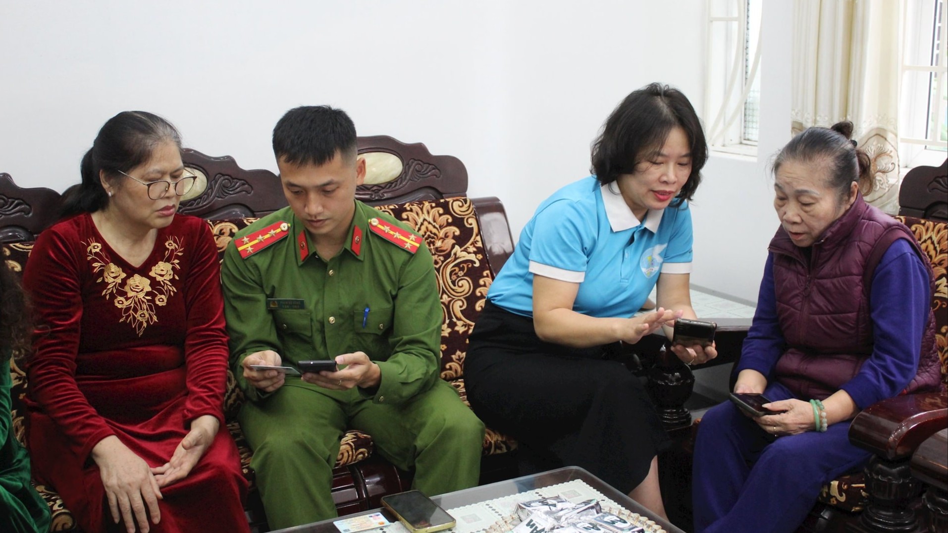 Hải Phòng dẫn đầu cả nước về số cán bộ, đảng viên góp ý văn kiện Đại hội Đảng toàn quốc qua VNeID