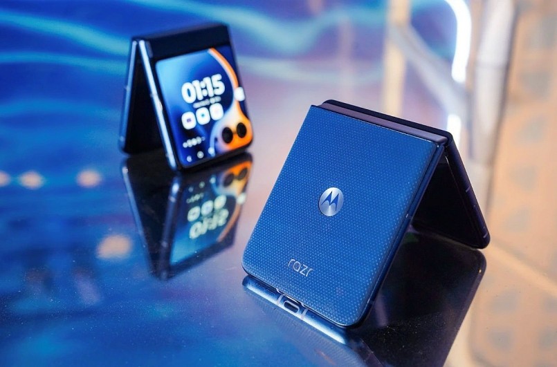 Sản phẩm cao cấp nhất và đáng chú ý nhất là Motorola Razr 60.