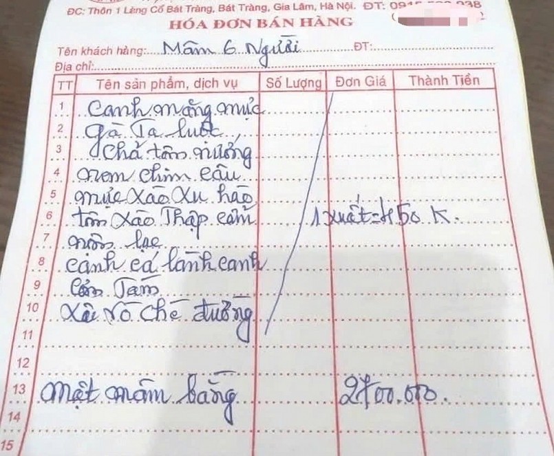 Mâm cỗ gồm 10 món có giá 2,7 triệu đồng Mâm cỗ gồm 10 món có giá 2,7 triệu đồng