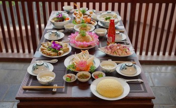 Tranh cãi mâm cỗ Bát Tràng 2,7 triệu/6 người, nghệ nhân giải đáp ra sao?