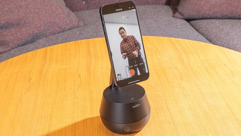 Đế sạc Auto-Tracking Stand Pro dành cho iPhone