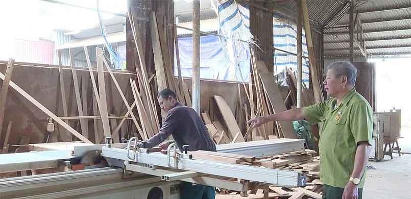 Xưởng mộc của gia đình ông Nguyễn Văn Bình tạo việc làm cho nhiều lao động. Báo Phú Thọ Xưởng mộc của gia đình ông Nguyễn Văn Bình tạo việc làm cho nhiều lao động. Báo Phú Thọ