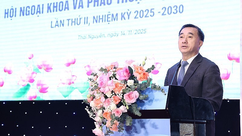 Giáo sư, Tiến sĩ Trần Văn Thuấn, Thứ trưởng Y tế phát biểu tại hội nghị. Giáo sư, Tiến sĩ Trần Văn Thuấn, Thứ trưởng Y tế phát biểu tại hội nghị.