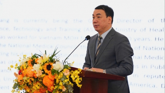 Gần 50% trường y đào tạo "chệch" chuẩn: Bác sĩ trẻ nguy cơ không được hành nghề