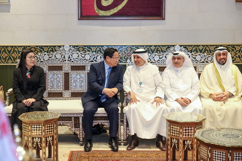 Thủ tướng Chính phủ đề nghị với tiềm lực của mình KFAED đầu tư trực tiếp và gián tiếp vào các dự án, lĩnh vực Việt Nam đang ưu tiên - Ảnh: VGP