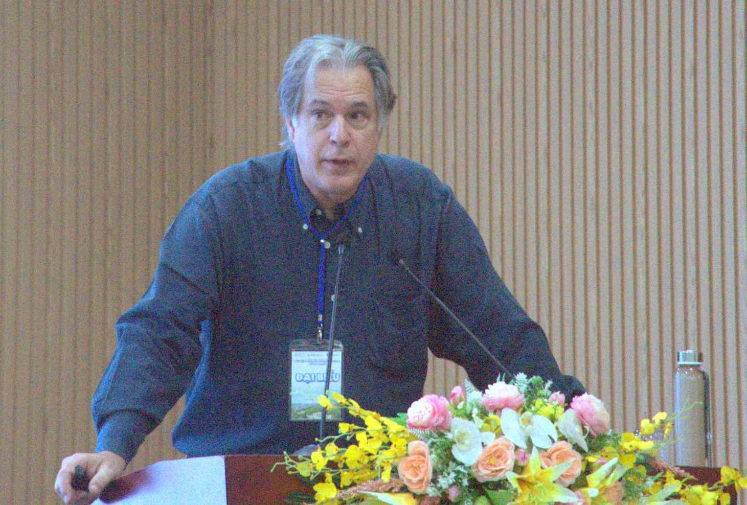 TS Lovatelli Alessandro - chuyên gia thủy sản, Tổ chức Lương nông quốc tế (FAO) - chia sẻ nuôi cua bền vững. Ảnh: Nhật Hồ