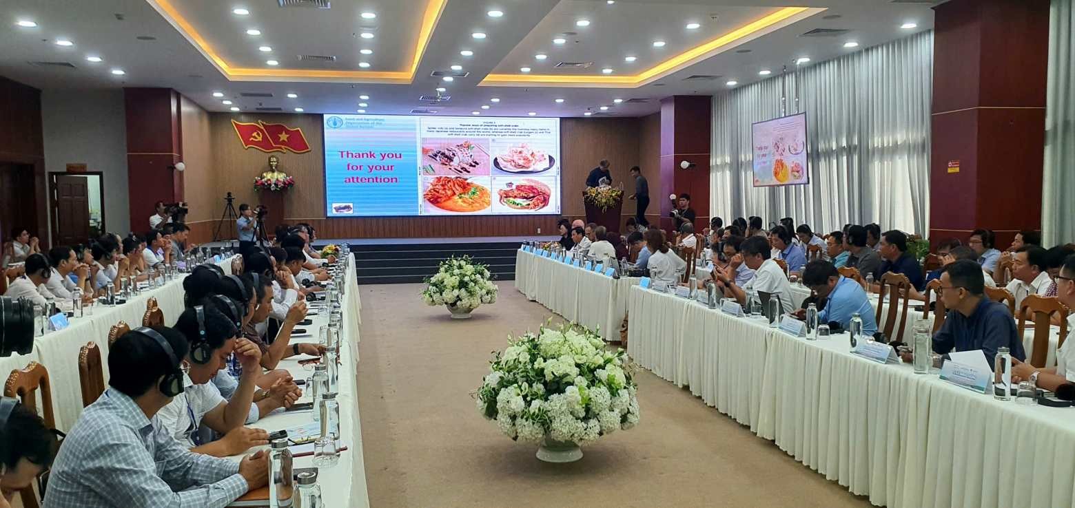 Nhiều chuyên gia là tổ chức quốc tế có mặt tại Cà Mau tham dự hội thảo, đây là hội thảo về cua biển đầu tiên tại Việt Nam. Ảnh: Nhật Hồ