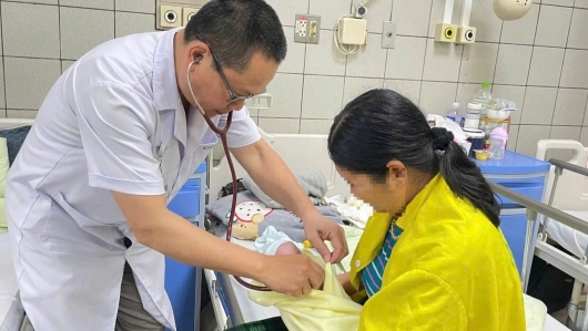 Chuyên gia cảnh báo những dấu hiệu biến chứng cúm A nguy hiểm ở trẻ