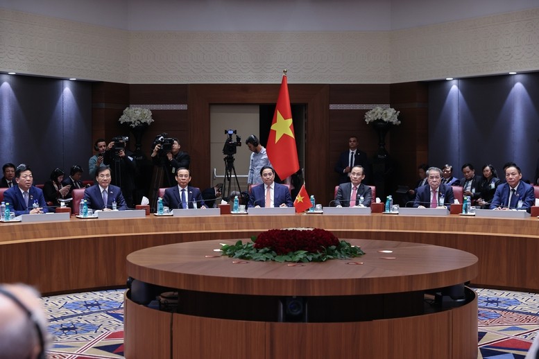 Hai bên nhất trí tiếp tục phối hợp và ủng hộ lẫn nhau trên các diễn đàn đa phương mà Việt Nam và Algeria cùng là thành viên - Ảnh: VGP