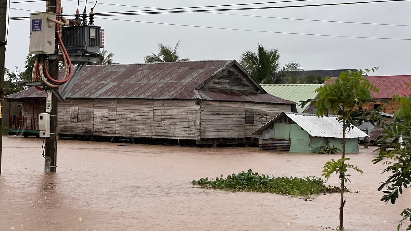 Từ Nam Phi, Thủ tướng chủ trì cuộc họp trực tuyến về ứng phó, khắc phục hậu quả mưa lũ